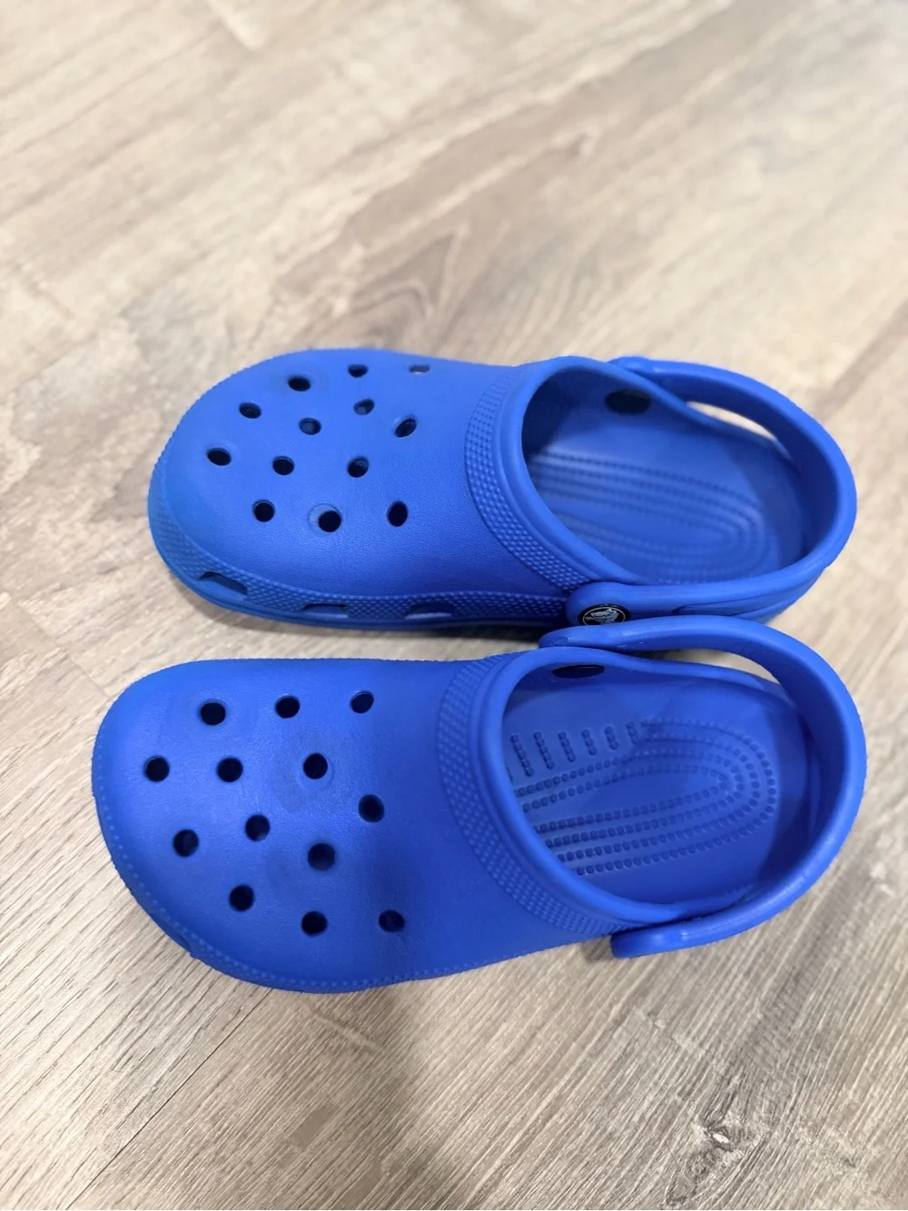 CROCS Kids Classic Clog in Bright Blue